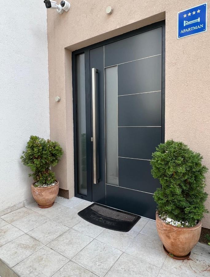 Fk Apartments Pakostane Bagian luar foto