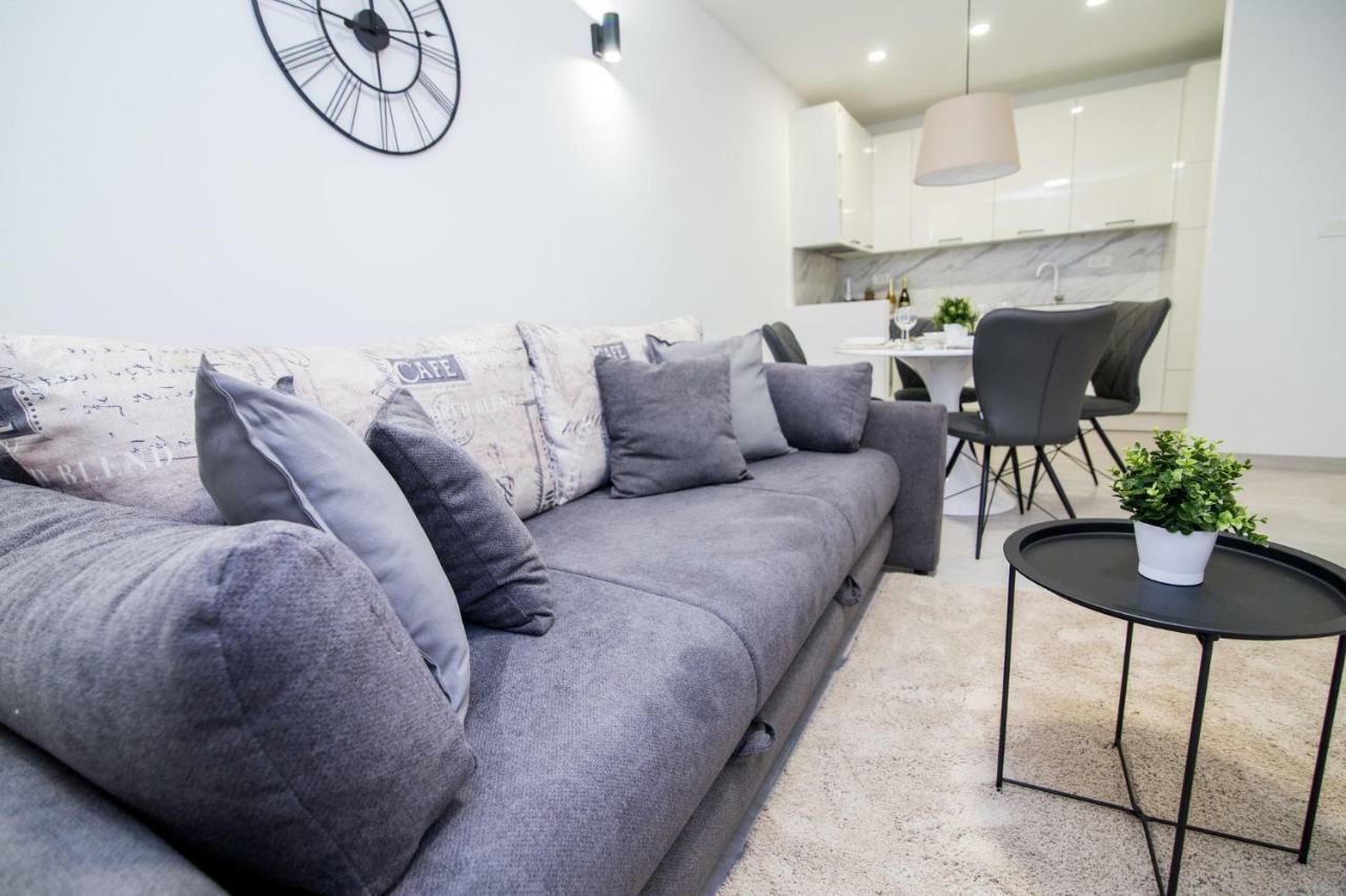 Fk Apartments Pakostane Bagian luar foto